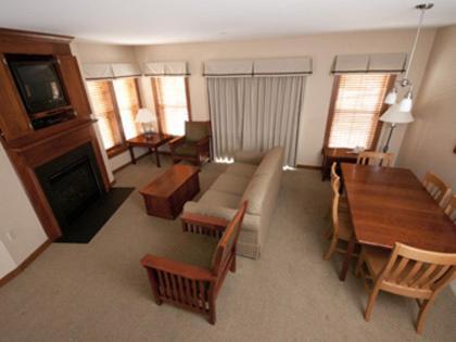 Allegheny Springs Snowshoe Room photo