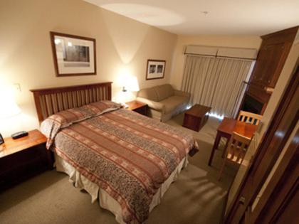 Allegheny Springs Snowshoe Room photo